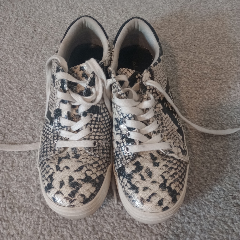 Aldo Snakeskin Print Low-Top Women's Sneakers Size 6.5